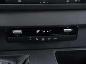 Mercedes-Benz Sprinter (2021) thumbnail 56
