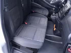 Mercedes-Benz Vito (2019) thumbnail 140