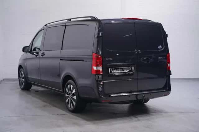 Mercedes-Benz Vito (2024) thumbnail 4