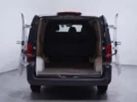 Mercedes-Benz Vito (2021) thumbnail 55