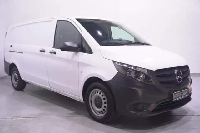 Mercedes-Benz Vito (2024) thumbnail 2