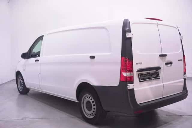 Mercedes-Benz Vito (2024) thumbnail 3