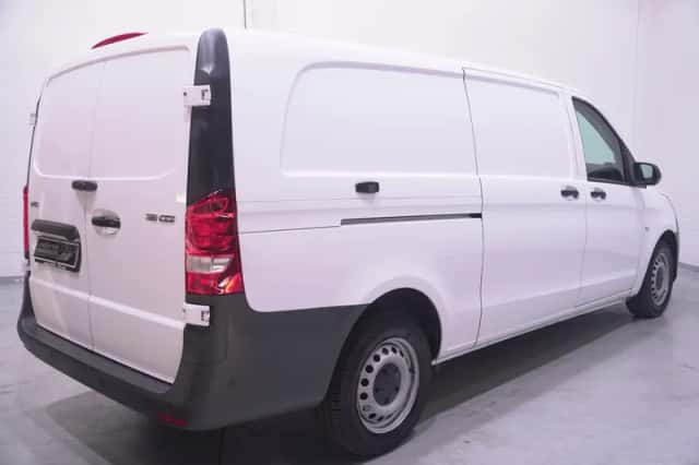 Mercedes-Benz Vito (2024) thumbnail 4