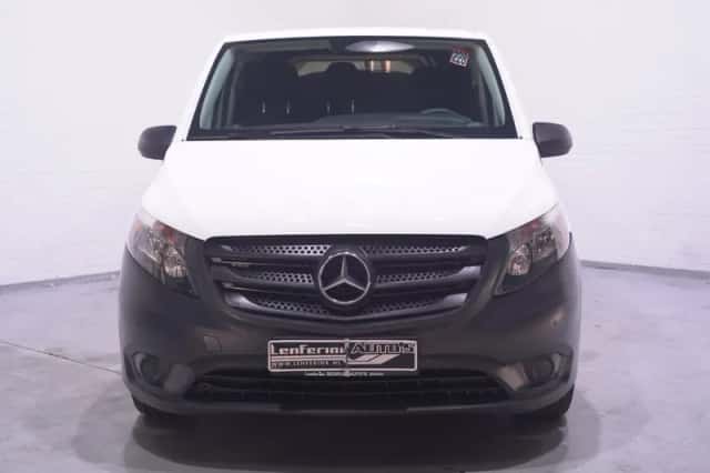 Mercedes-Benz Vito (2024) thumbnail 5