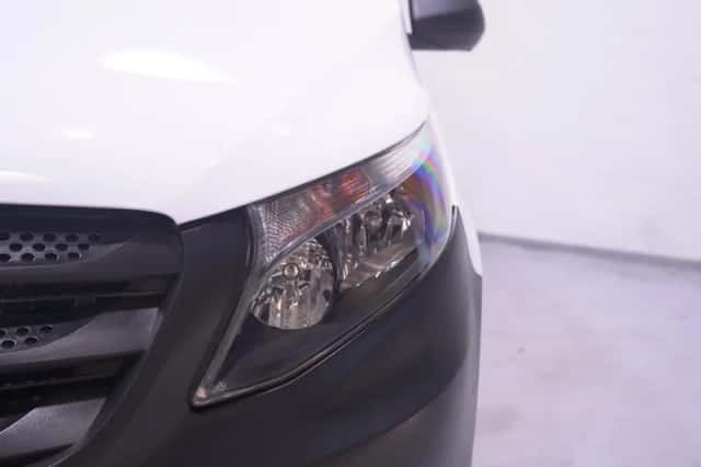 Mercedes-Benz Vito (2024) thumbnail 6