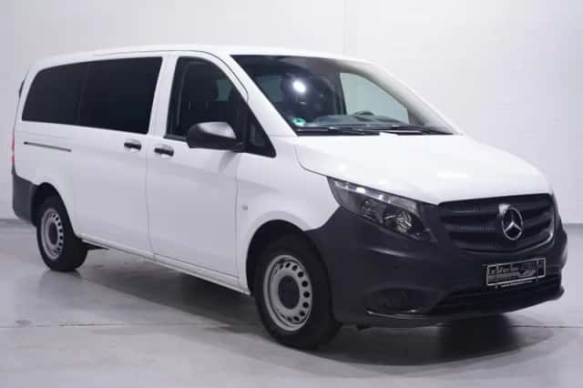 Mercedes-Benz Vito (2022) thumbnail 3