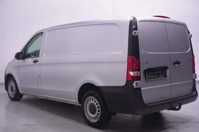 Mercedes-Benz Vito (2021) thumbnail 4