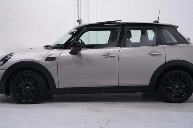 MINI Cooper (2022) thumbnail 5