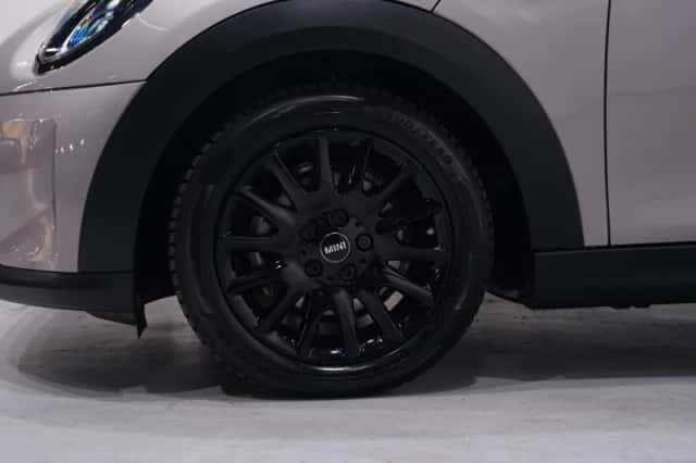 MINI Cooper (2022) thumbnail 6