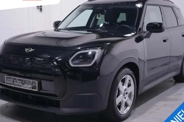 MINI Countryman (2024) thumbnail 1