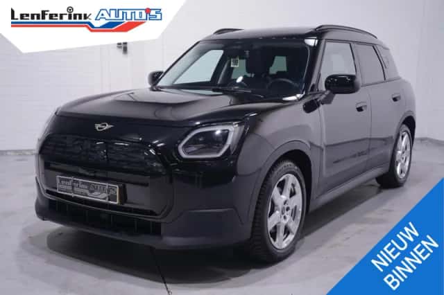 MINI Countryman (2024) thumbnail 2