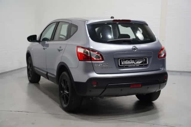 Nissan Qashqai (2013) thumbnail 4