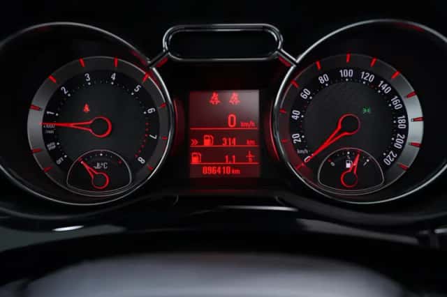 Opel Adam (2019) thumbnail 18