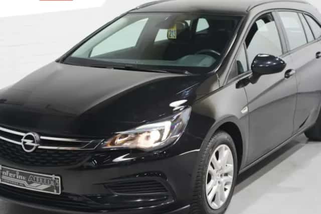 Opel Astra (2018) thumbnail 1