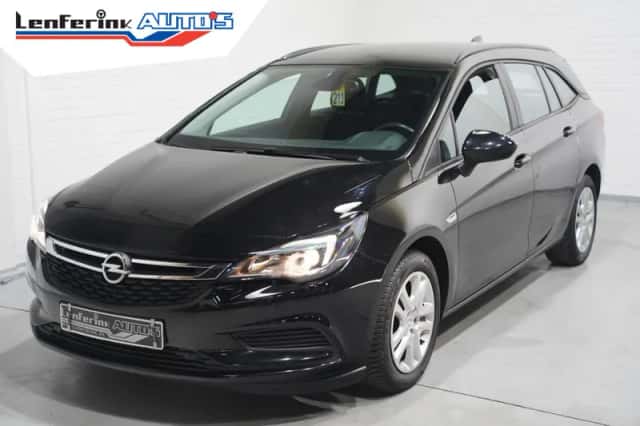 Opel Astra (2018) thumbnail 2