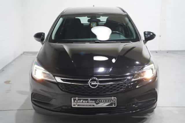 Opel Astra (2018) thumbnail 3