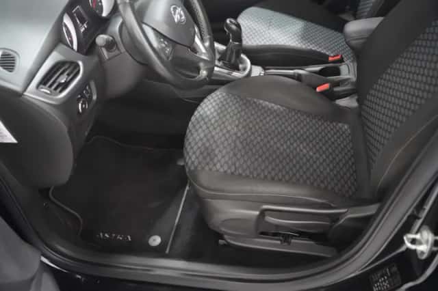 Opel Astra (2018) thumbnail 23