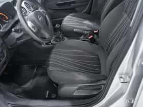 Opel Corsa (2010) thumbnail 130