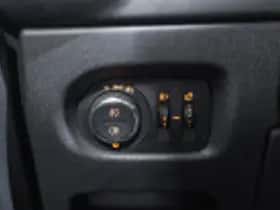 Opel Corsa (2010) thumbnail 91