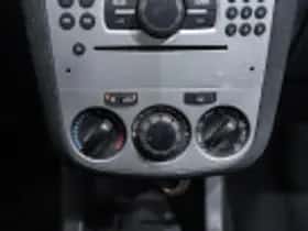 Opel Corsa (2010) thumbnail 95
