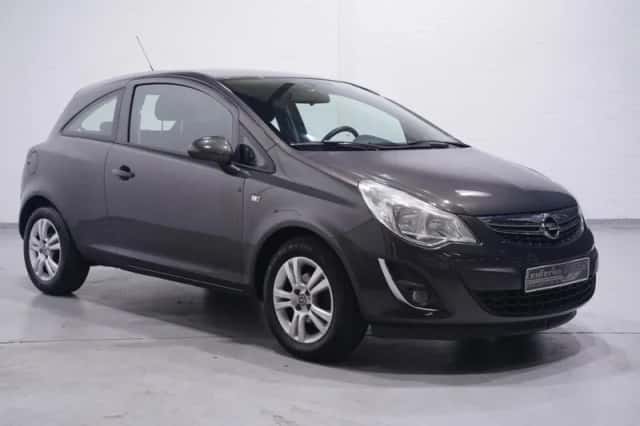 Opel Corsa (2013) thumbnail 4