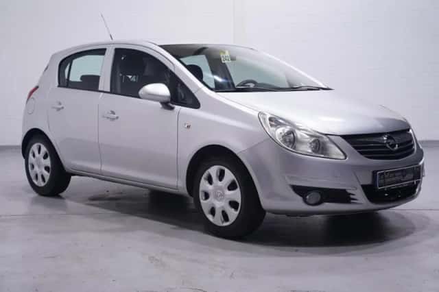 Opel Corsa (2008) thumbnail 4