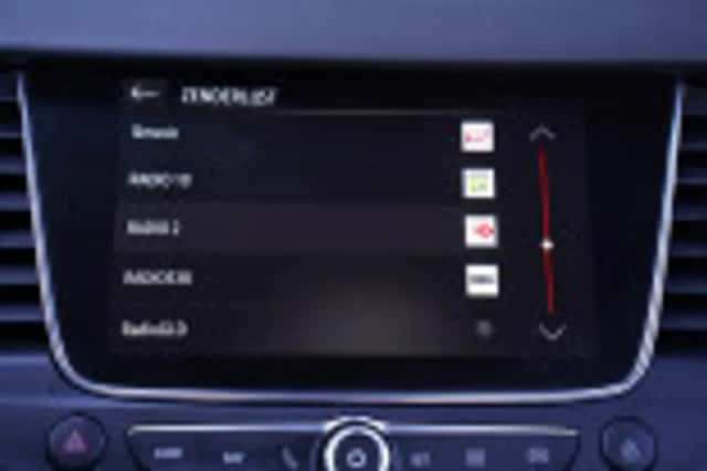 Opel Crossland (2021) thumbnail 101