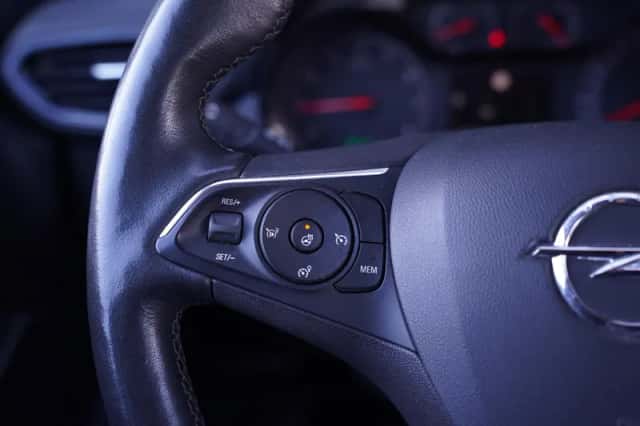 Opel Crossland (2021) thumbnail 164