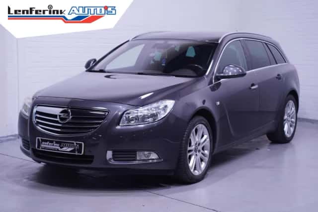 Opel Insignia (2010) thumbnail 2