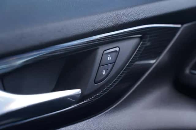 Opel Insignia (2018) thumbnail 131