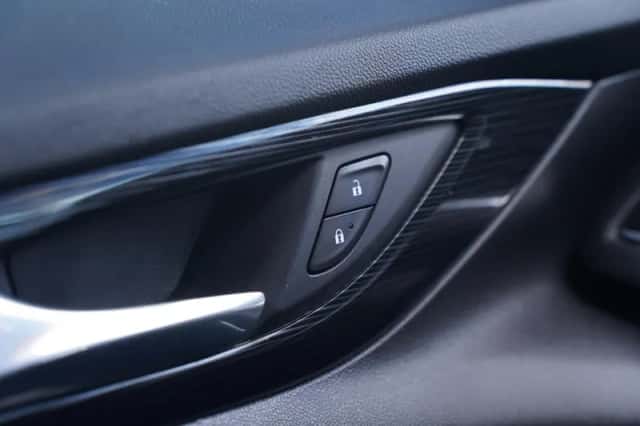 Opel Insignia (2018) thumbnail 33