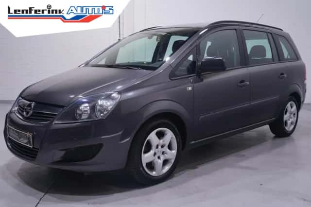 Opel Zafira (2012) thumbnail 2