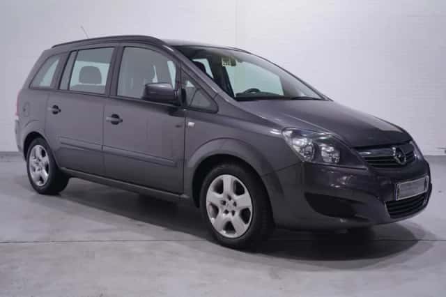 Opel Zafira (2012) thumbnail 4