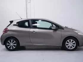 Peugeot 208 (2013) thumbnail 9