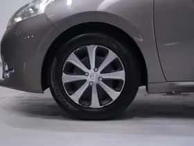 Peugeot 208 (2013) thumbnail 10