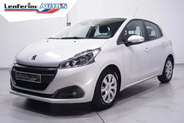Peugeot 208 (2018) thumbnail 2