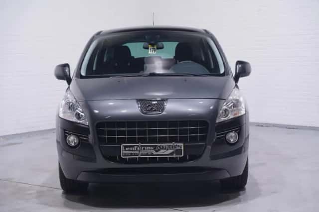 Peugeot 3008 (2012) thumbnail 3