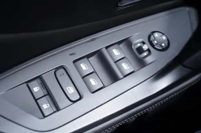 Peugeot 308 (2022) thumbnail 108