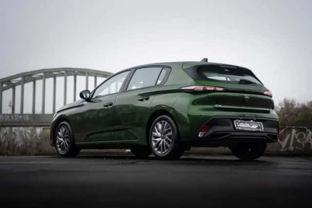 Peugeot 308 (2022) thumbnail 4