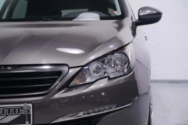 Peugeot 308 (2016) thumbnail 11