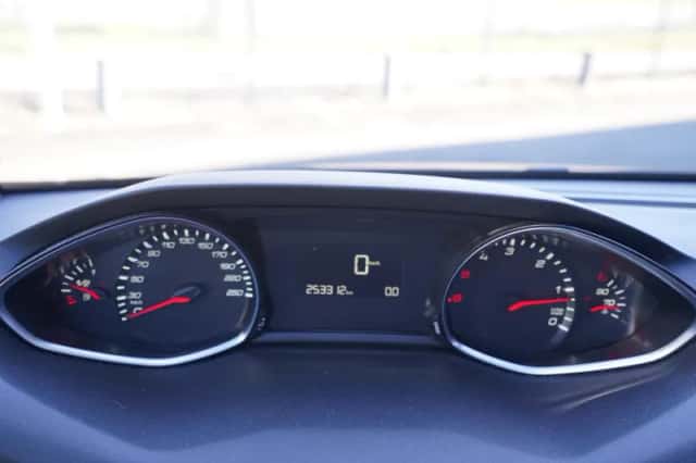 Peugeot 308 (2016) thumbnail 20