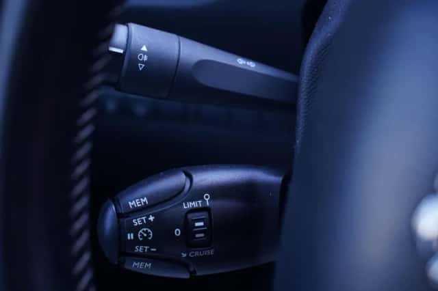 Peugeot 308 (2016) thumbnail 24