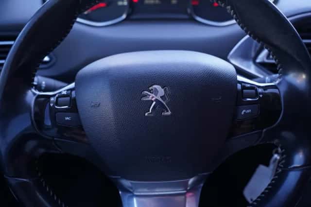 Peugeot 308 (2016) thumbnail 68