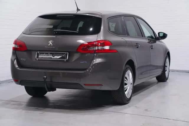Peugeot 308 (2016) thumbnail 8
