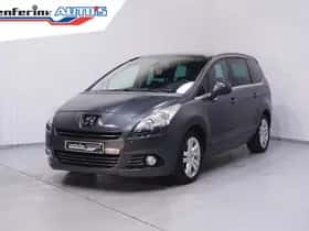 Peugeot 5008 (2011) thumbnail 2
