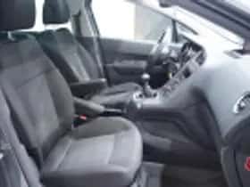 Peugeot 5008 (2011) thumbnail 72