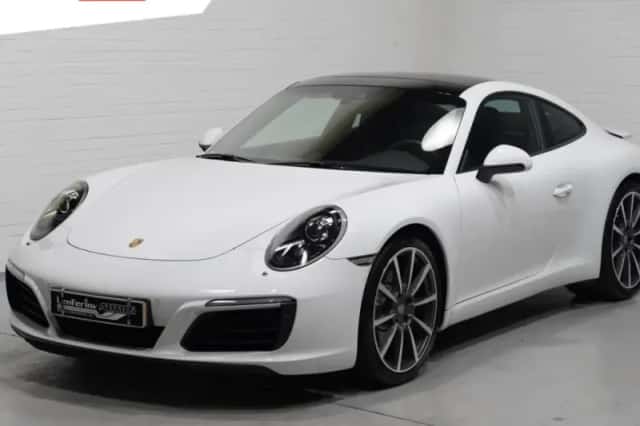 Porsche 911 (2017) thumbnail 1