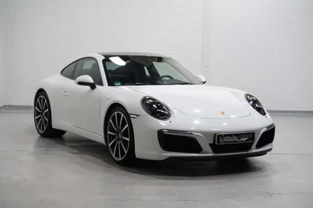 Porsche 911 (2017) thumbnail 3