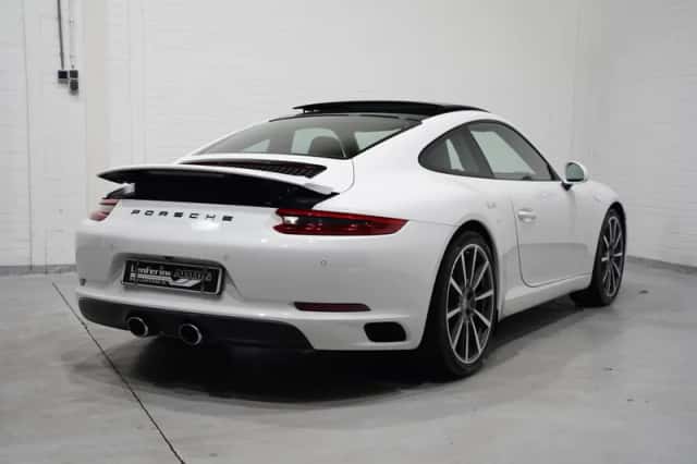 Porsche 911 (2017) thumbnail 5