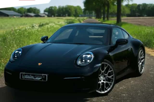 Porsche 911 (2023) thumbnail 1